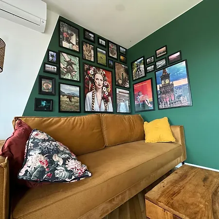 To Host - Muranow Sunset شقة