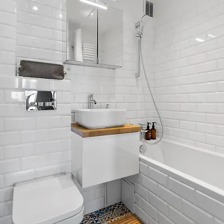 To Host - Muranow Sunset Varşova